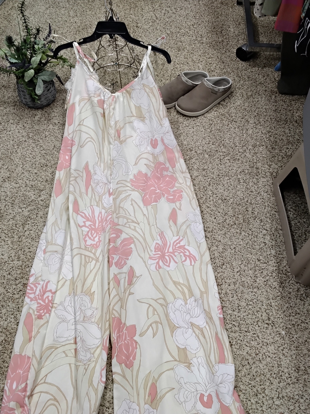 3994 Size Large Floral Wide-Leg Jumpsuit with Contrast Patch - Pink & Cream - Picture 5 of 5